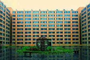 亚洲最大宿舍楼，虹远楼有2000多间学生公寓房(此乃女生宿舍)