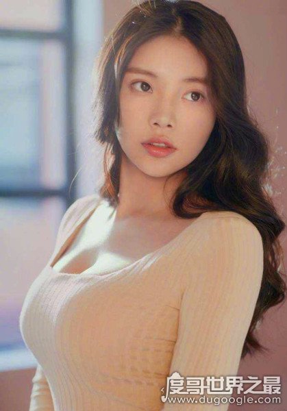 中国胸最大的女明星排名,e罩杯的张馨予只能排第三(附美图)