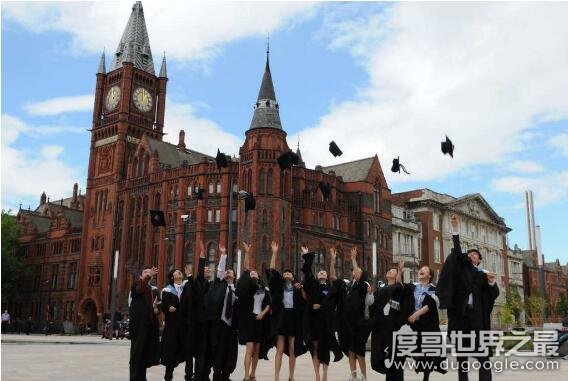 美国历史上第一所高等学府 是哈佛大学(建立于1636年)