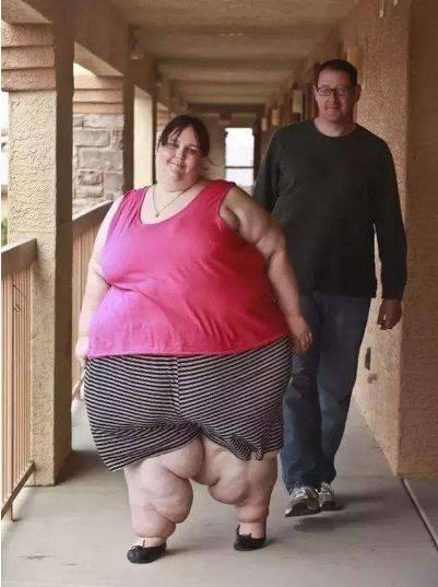 世界上最重的人2000吨不存在 世界最重的人苏珊娜.埃曼1450斤(堪比一头大象)