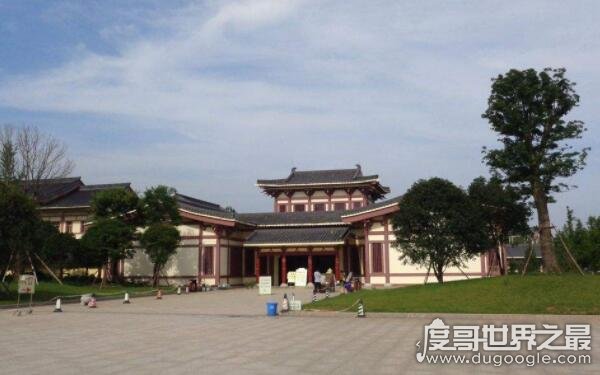 世界上最大的金佛 总造价10亿元（东林大佛）_建筑之最_世界之最 - 1316世界之最